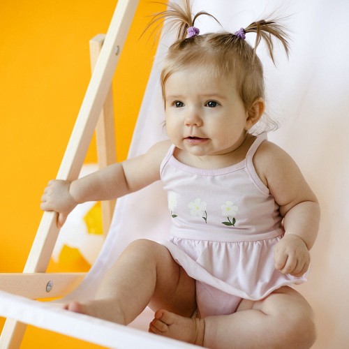 Páskové růžové body s květinami