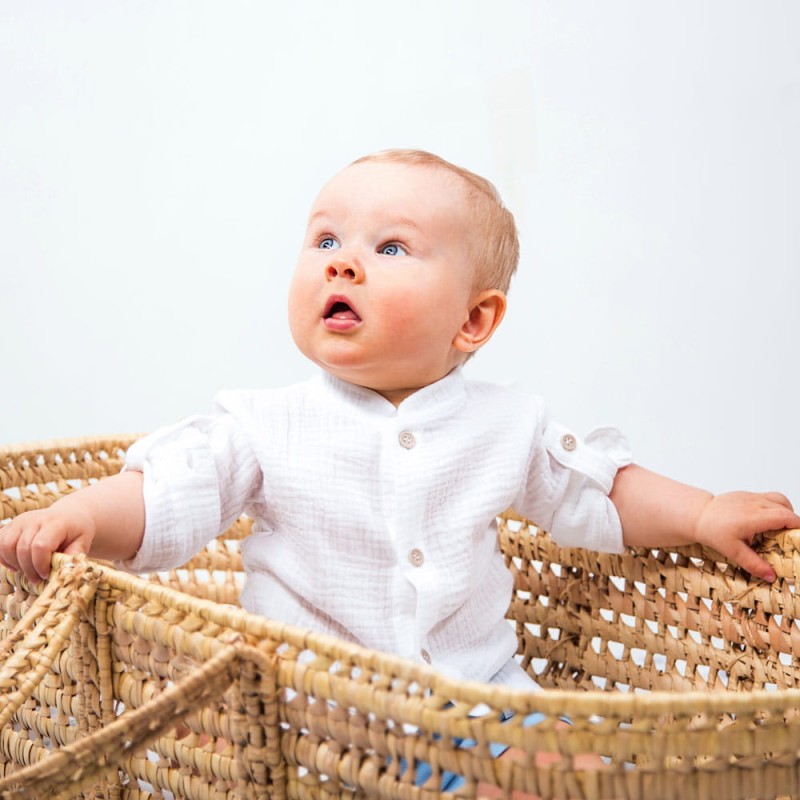 Bílá mušelínová košile se stojáčkem