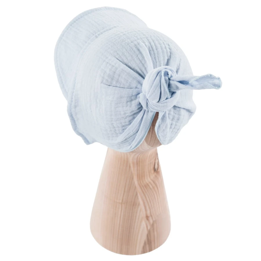 Muslin hat with elastic light blue