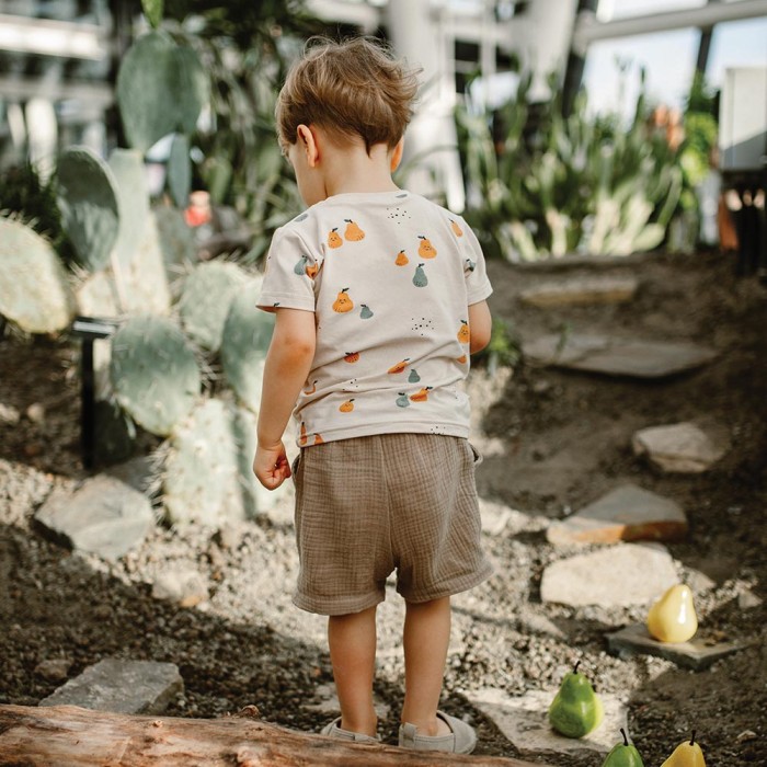 Beige muslin shorts with buttons