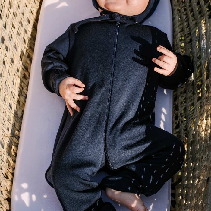 Navy blue baby sleepsuit made of merino wool