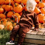 Dětská čokoládová tepláková souprava s obličejem