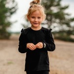 Černá bavlněná halenka s volánky na ramenou – kolekce Simply Comfy