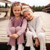 Lila bavlněná halenka s volánky na ramenou