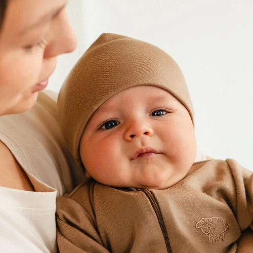 Karamelová merino kojenecká čepice