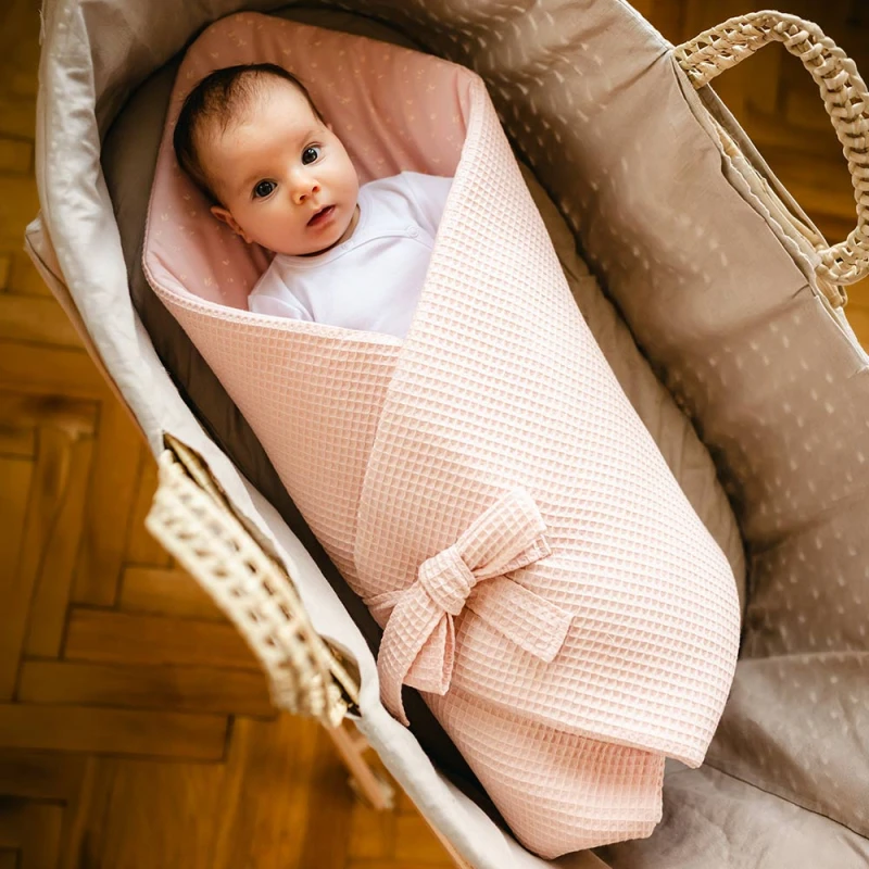 Růžové hnízdečko s květinami 75x75