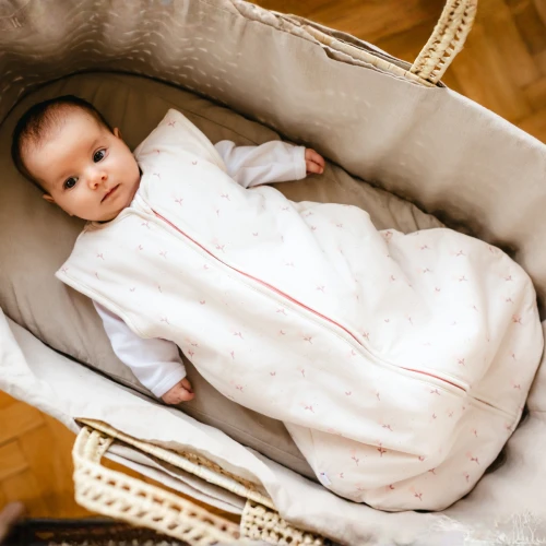 Kojenecký spací pytel krémový s květinovým motivem