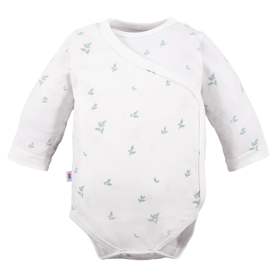 Baby set: bodysuit, footed pants, hat and white sleepsuit with leaf pattern