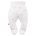 Baby set: bodysuit, footed pants, hat and white sleepsuit with leaf pattern