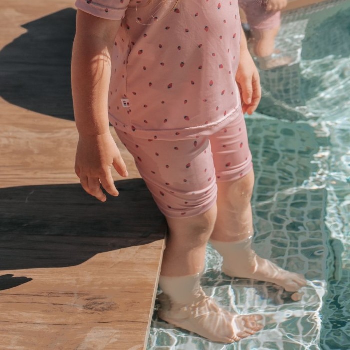 UV shorts pink with strawberries