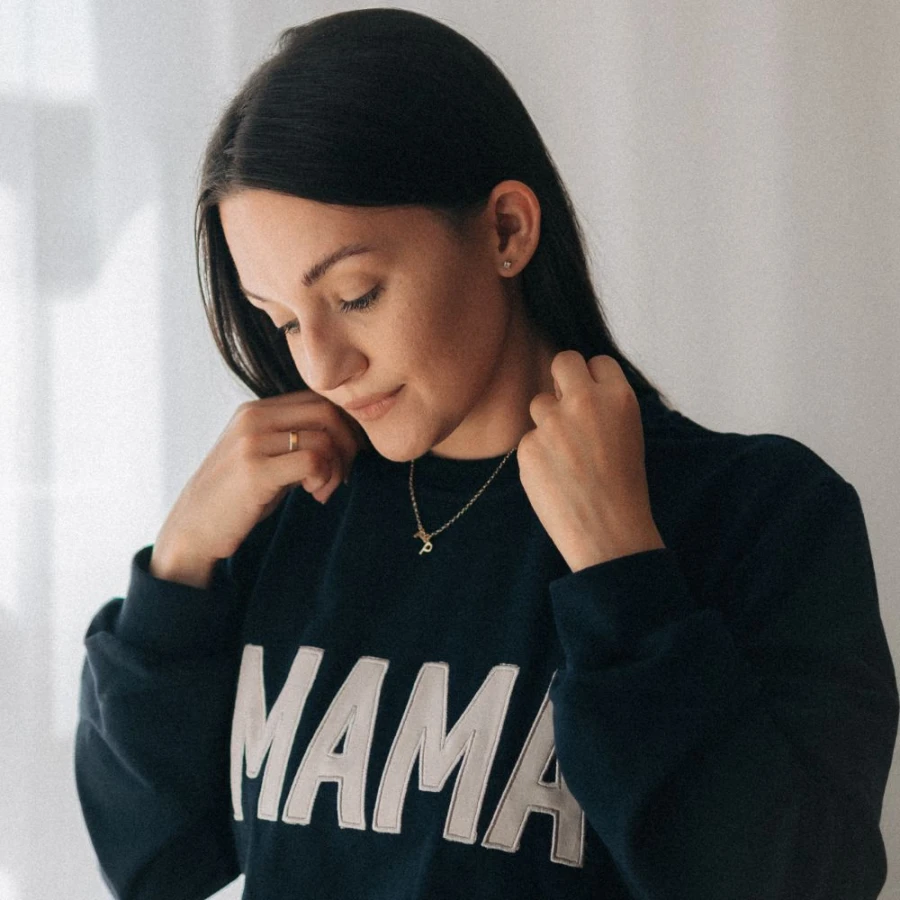 Bluza z napisem MAMA granatowa z beżowym haftem