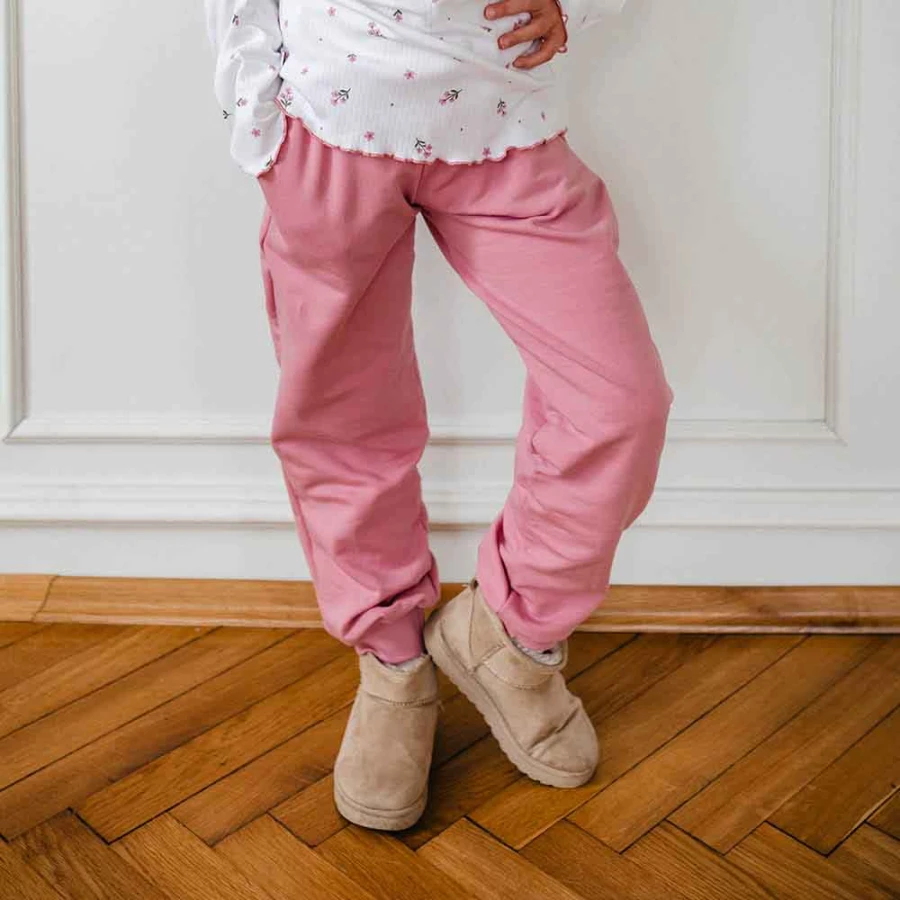 Girls' pink tracksuit with embroidery