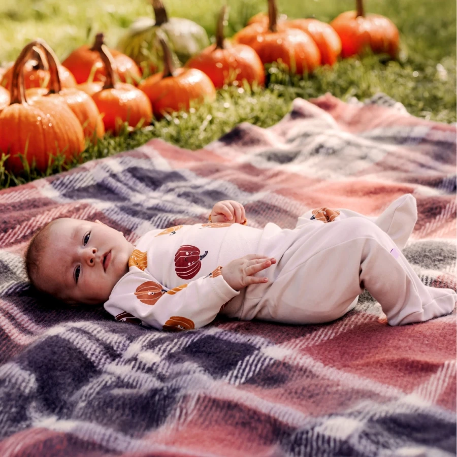 Kojenecká souprava Halloween – zavinovací body a polodupačky ecru s dýněmi