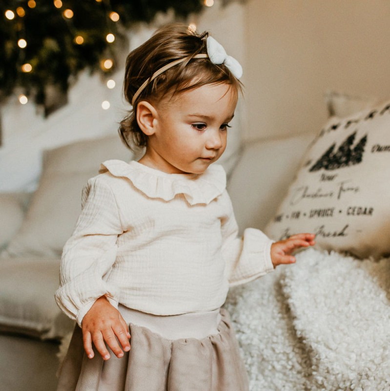 Muslin blouse ecru with frill