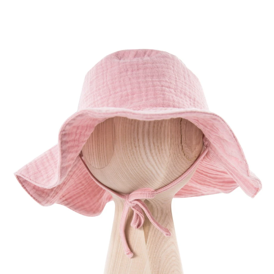 Muslin pink hat with badge