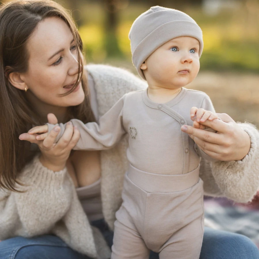 Rozepínací body z merino vlny rostoucí s dětskou béžové