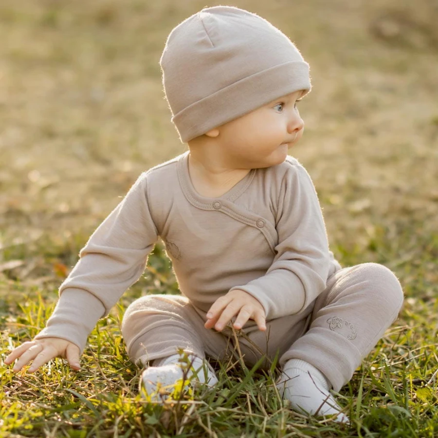 Beanie from merino wool beige